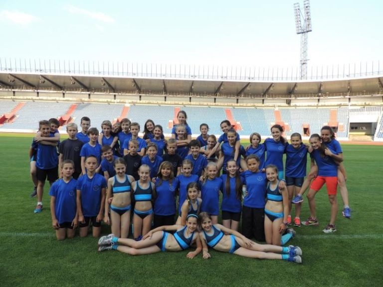 Atletická družstva na třetím místě