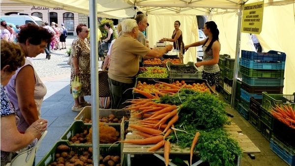 Farmářské trhy může pořádat kdokoliv, ale musí mít potřebná povolení