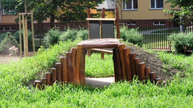 V mateřských školách město buduje atraktivní přírodní zahrady
