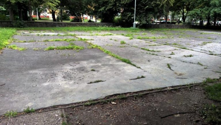 Město zatravní nevyužívané asfaltové a betonové plochy na sídlištích