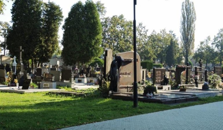 Nadcházející víkend poodhalí nejen tajemství frýdeckého hřbitova, ale nabídne také příležitost zdokonalit se ve fotografování