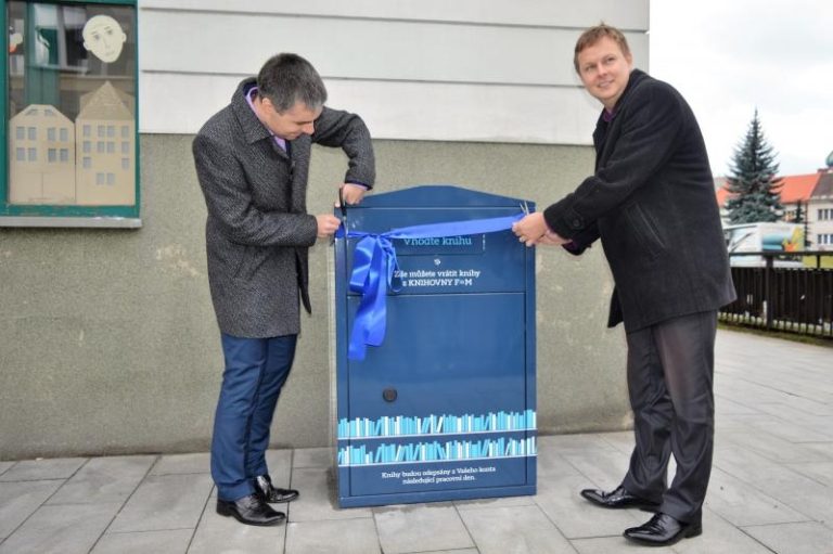 Knihovna zavedla bibliobox
