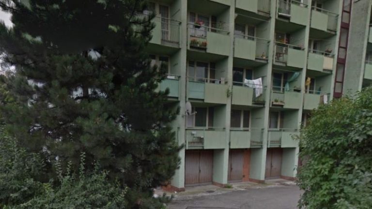 Nabídka pronájmu dvou garáží na ul. 17. listopadu, č.p. 146