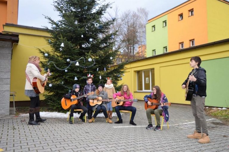 Nejhezčí vánoční strom mají na Dvojce