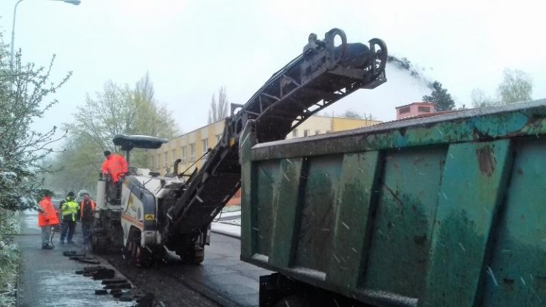 Začaly celoplošné opravy cest