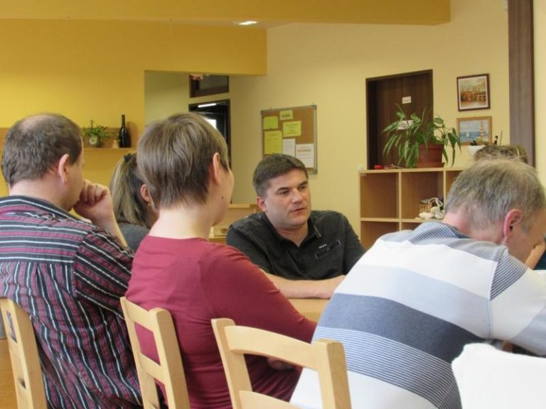 Paralympijský sportovec navštívil Denní centrum Maják