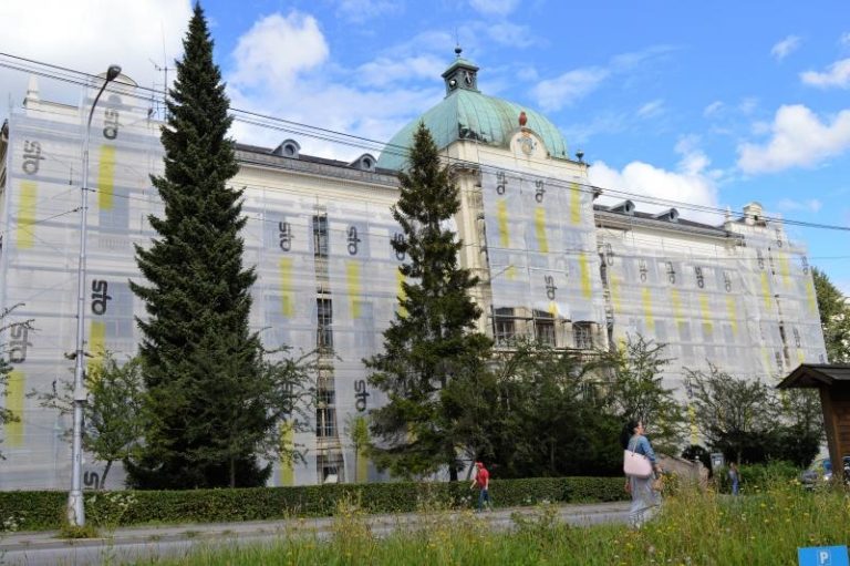 Město investuje do školních budov miliony korun