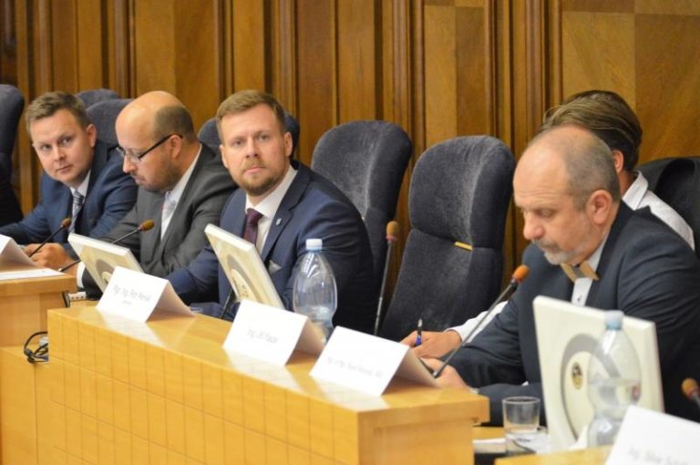 Město nabyde nemovitosti Slezanu