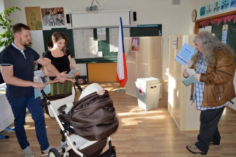 Parlamentní volby začaly