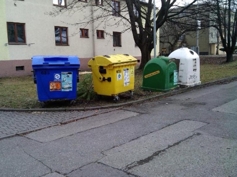 Místa pro kontejnery se upravují