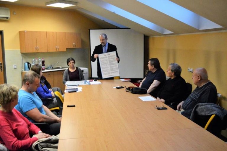 Domovníci obdrželi Domovní řády