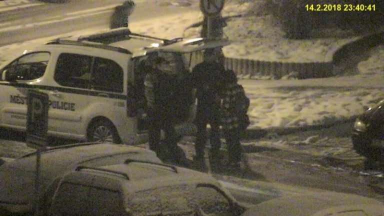 Valentýnská párty pro některé mladistvé neskončila dobře