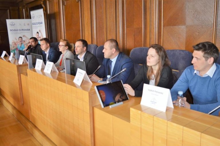 Nejlepší školní házenkářky a házenkáři na republikovém finále ve Frýdku-Místku