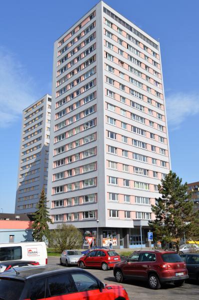 Obyvatelé „mrakodrapu“ už mají nejhorší za sebou