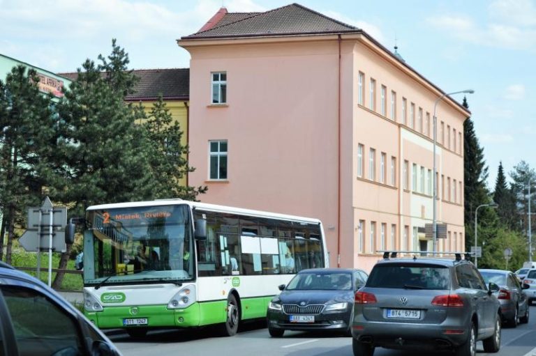 Odvolaný jednatel dopravního podniku ukázal cestu městu k 36 milionům korun