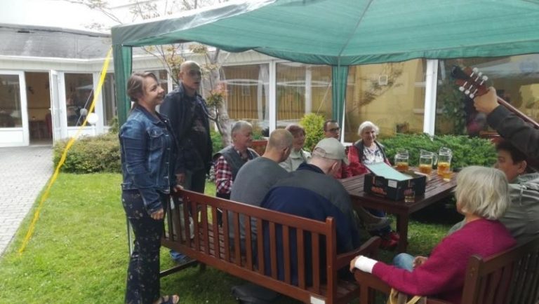 Posezení s dobrovolníky v Domově pro seniory Frýdek-Místek, p. o.