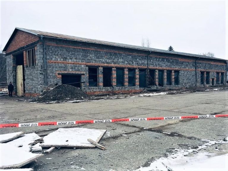Dnes budou zahájeny sanační práce v objektu skladu s nebezpečným odpadem