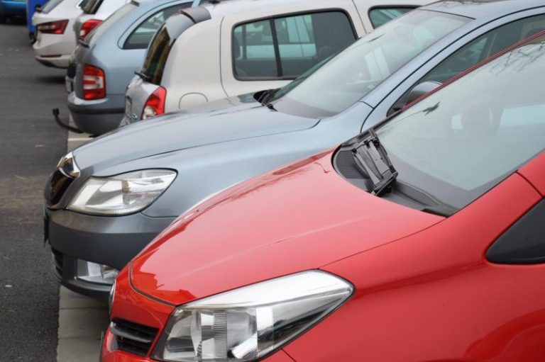 Město podpoří hybridní vozidla