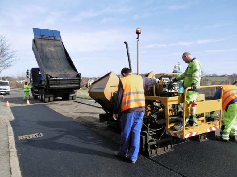 Začaly opravy místních komunikací