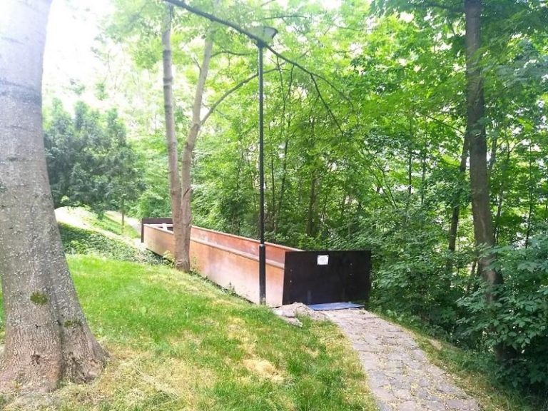 Dřevěná lávka v parku Jižní svahy byla uzavřena