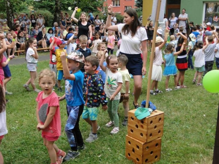 MŠ Mateřídouška pořádala zahradní slavnost
