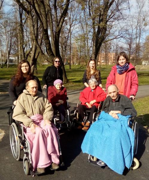 Mladým lidem není lhostejný osud seniorů