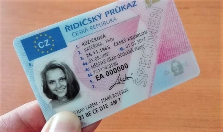 Zkontrolujte si platnost řidičáku, přes 850 tisíc jich bude nutné vyměnit