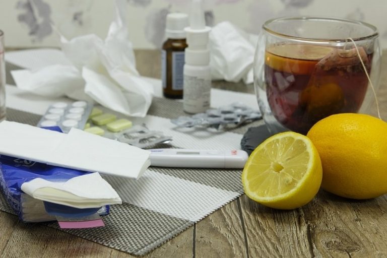 Chřipka a respirační onemocnění zavírají školy