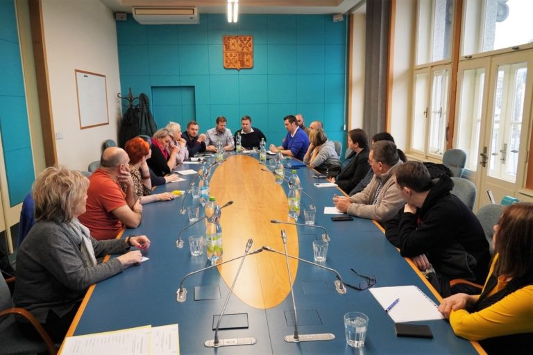 Radní zvažovali uzavření školek