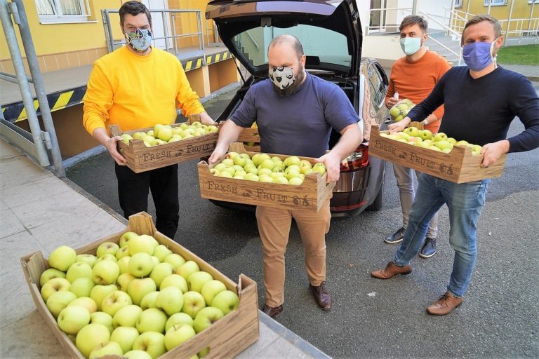 Domov pro seniory dostal jablka od dárce, který chtěl zůstat anonymní