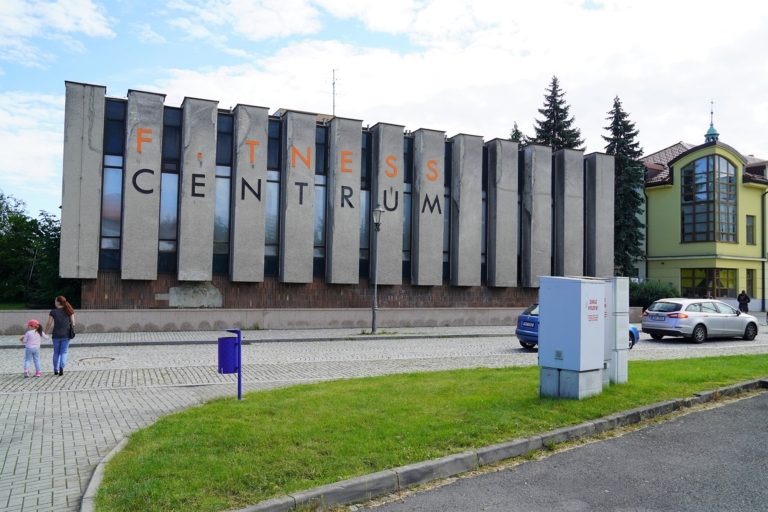 Město hodlá vydražit poslední část objektu bývalého komerčního centra