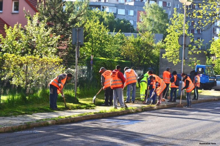 Začal jarní úklid města