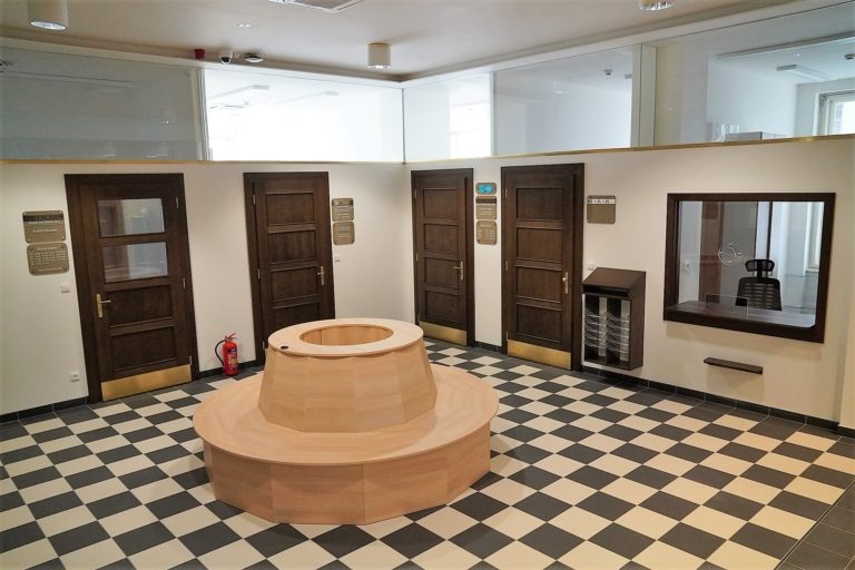 Nové klientské centrum slouží v Radniční ulici 1148