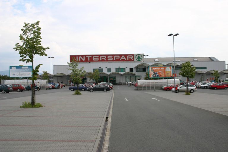 K Intersparu bude zajíždět autobus