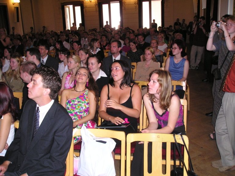 Slavnostní vyřazení studentů v Národním Domě ve Frýdku – Místku