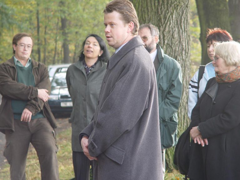 Město otevřelo naučnou lesní stezku