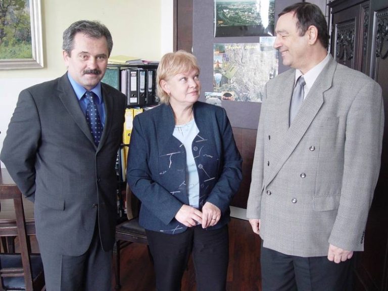 Starostka chválila odstupujícího ředitele