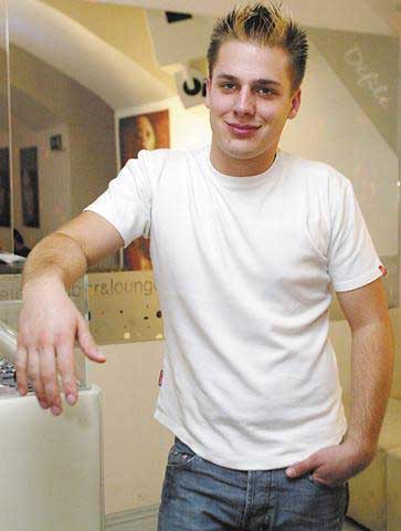 Tomáš Savka zazpívá dětem v aquaparku