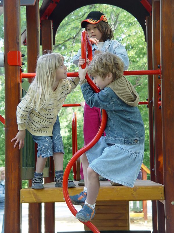 Radnice otevřela dětské hřiště