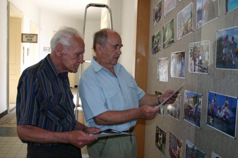 Fotografové vystavují v budově úřadu