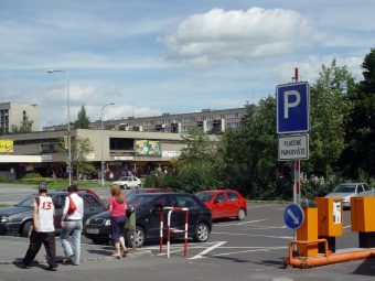Parkoviště u polikliniky dozná výrazných změn