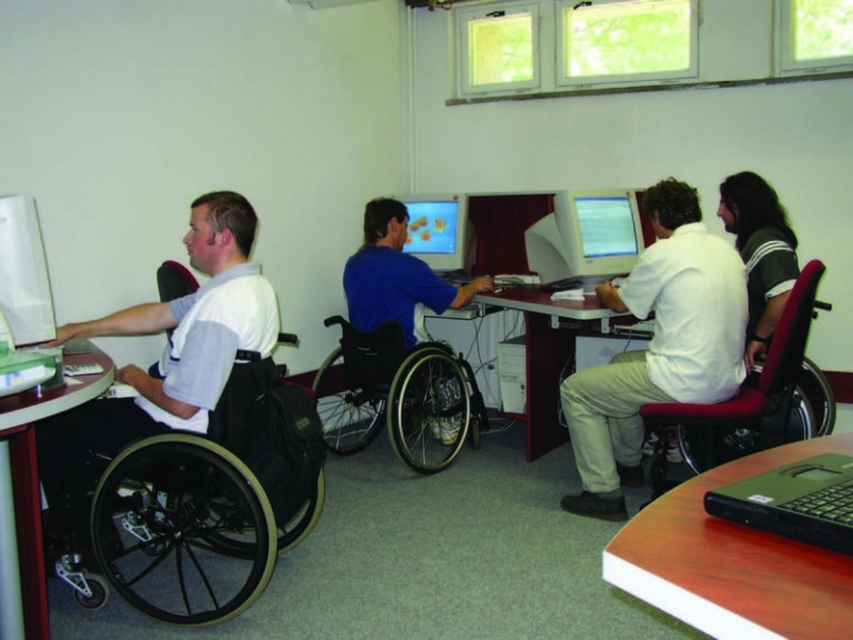 C O M E B A C K  navrací mimozemšťanům na čtyřech kolech původní pozemskou tvář