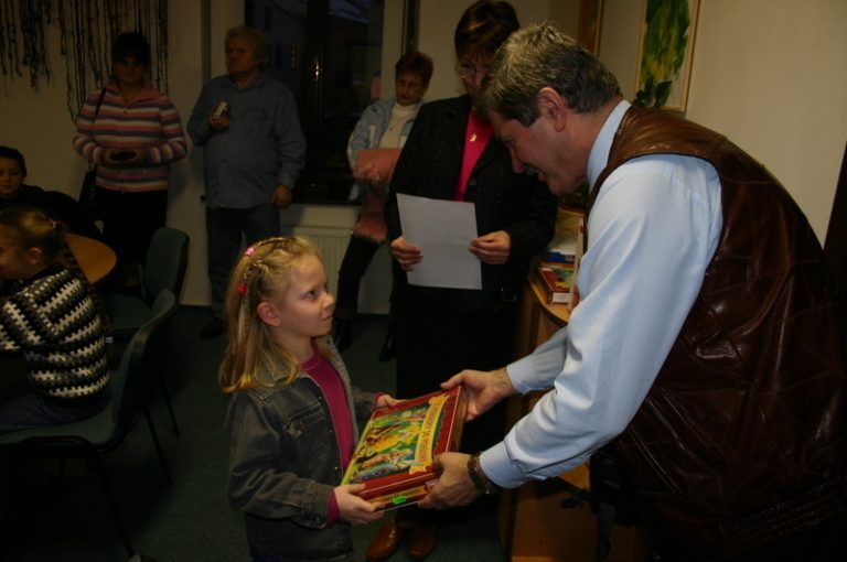 Místostarostu Ivana Vrbu nadchly dětské kresby postaviček z Večerníčku