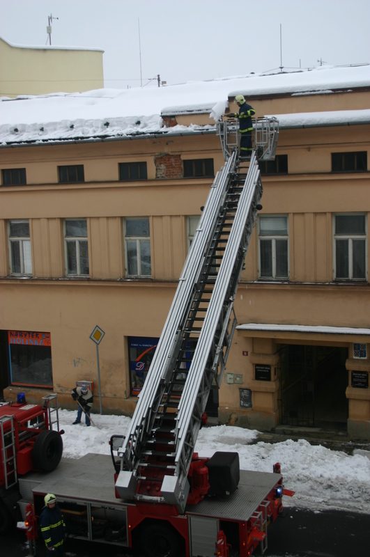 Starostka svolala schůzi kvůli sněhu