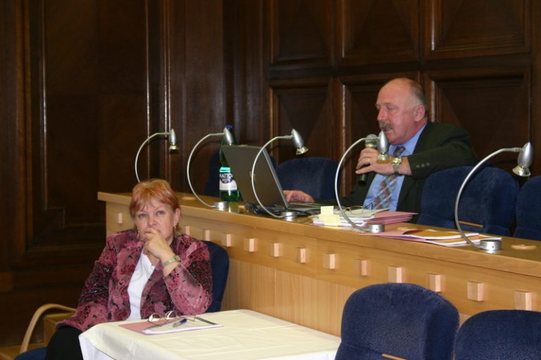 Lidé besedovali s náměstkem Hofmanem o důchodové reformě