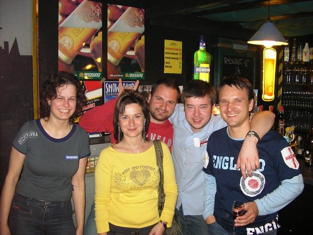 1. SETKÁNÍ HOSTINSKÝCH