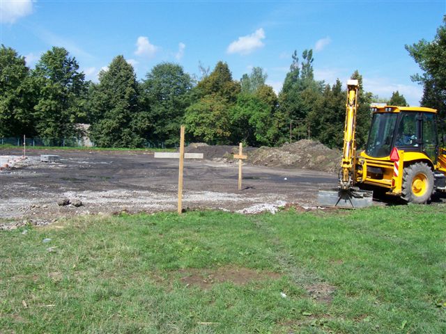 Základní škola F-M, 1. máje 1700, rekonstrukce sportovního hřiště (7.ZŠ)