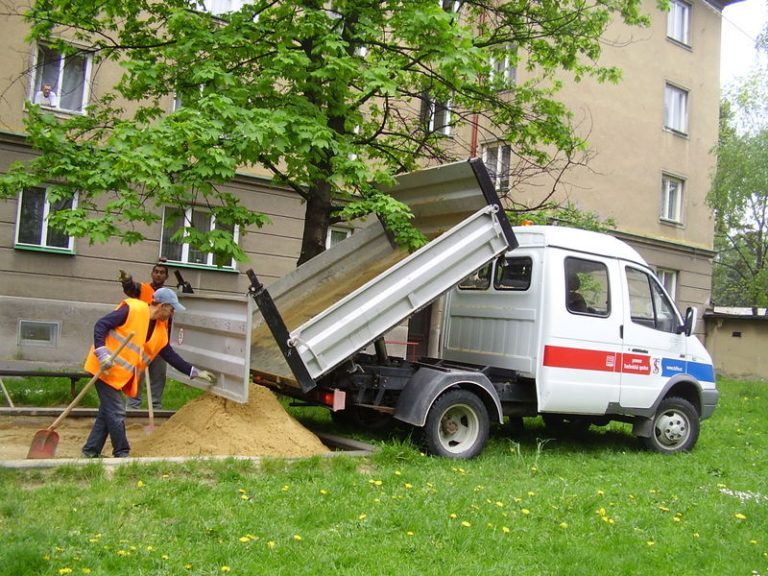 TECHNICKÉ SLUŽBY PŘIJALY SEZÓNNÍ PRACOVNÍKY