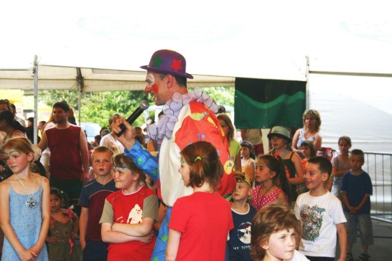 DĚTI OSLAVÍ SVŮJ DEN NA NÁM. SVOBODY