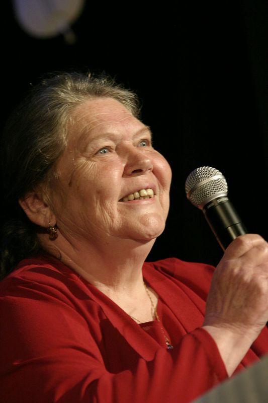 ZEMŘELA VĚRA ŠIMKOVÁ